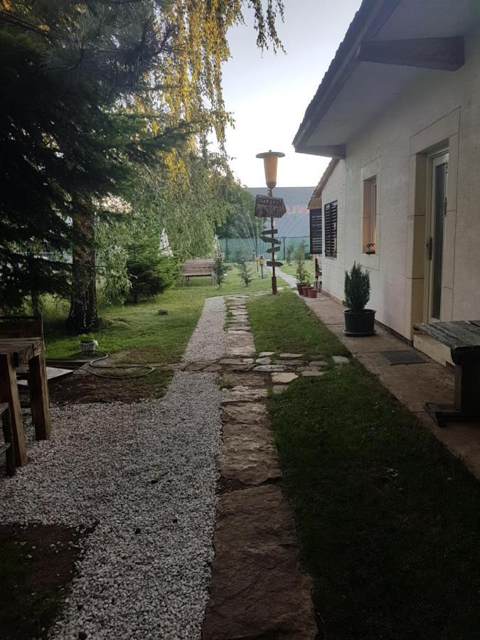 Belette Apartments & Park Nikšić エクステリア 写真